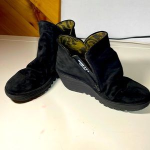 womens fly london yip oil suede wedge heel platform ankle boot mid heels